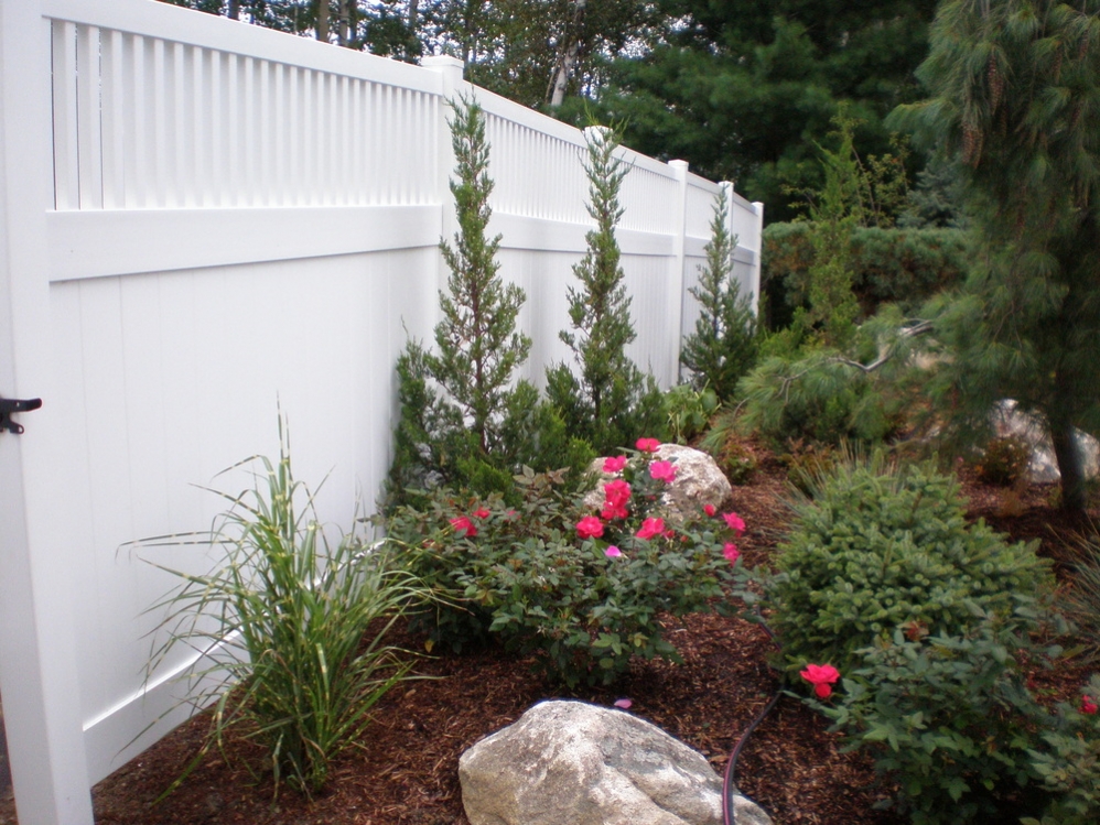 Vinyl Fence Gallery - Round Hill Fence