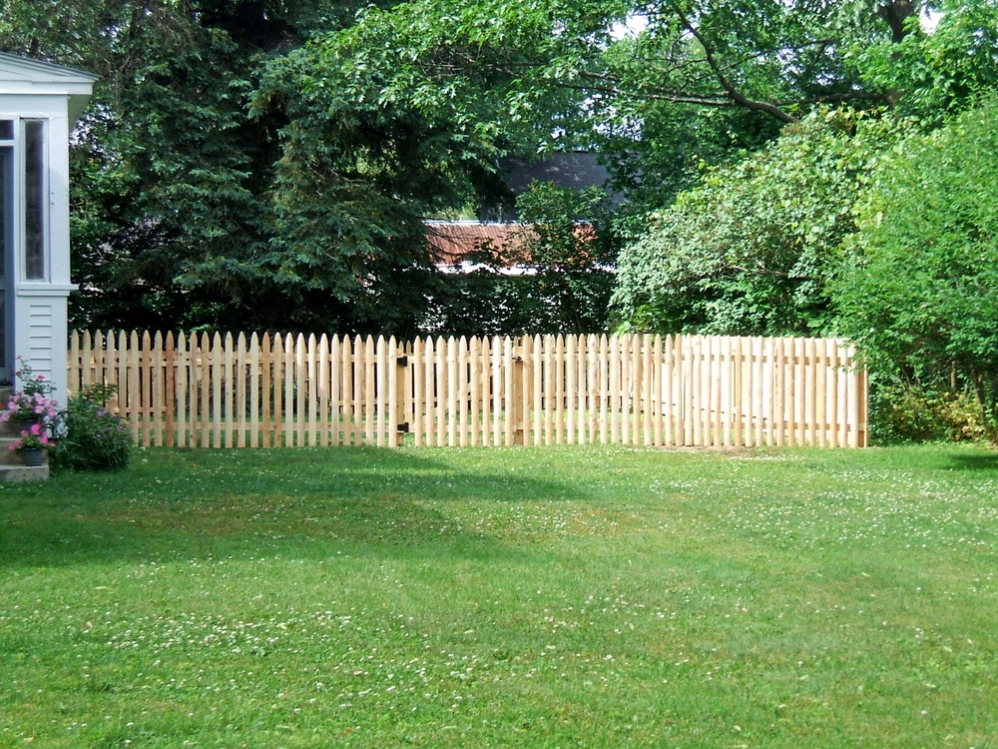 Picket Fences - Round Hill Fence